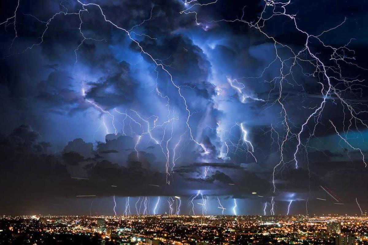 Ученые: к концу нынешнего столетия молнии будут ударять в полтора раза чаще Ученые: к концу нынешнего столетия молнии будут ударять в полтора раза чаще