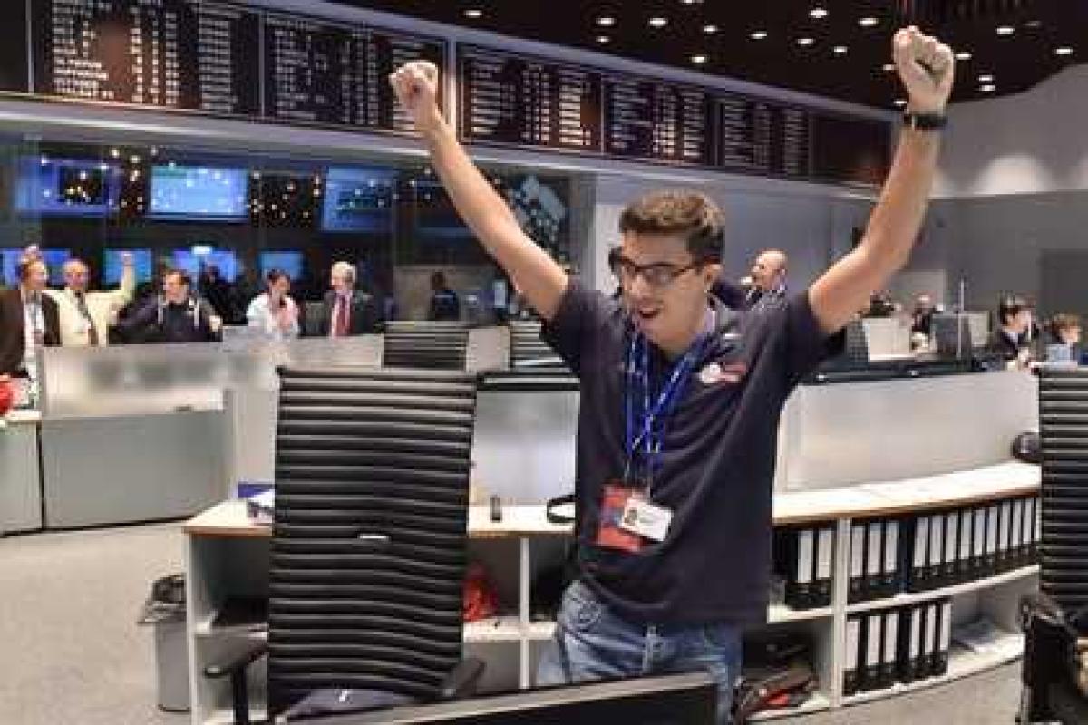 Philae сумел совершить первое в истории бурение поверхности кометы Philae сумел совершить первое в истории бурение поверхности кометы