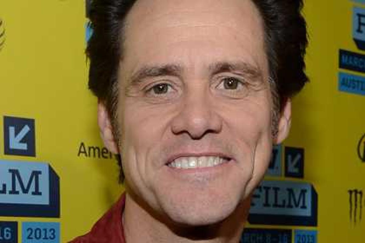 Джим Керри высмеял паранойю, связанную с вирусом Эбола