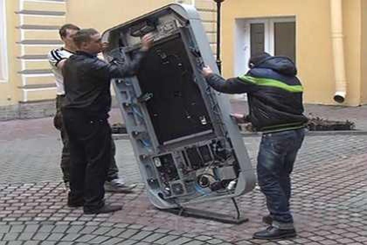 В Питере нашли сразу две причины для демонтажа памятника Стиву Джобсу 