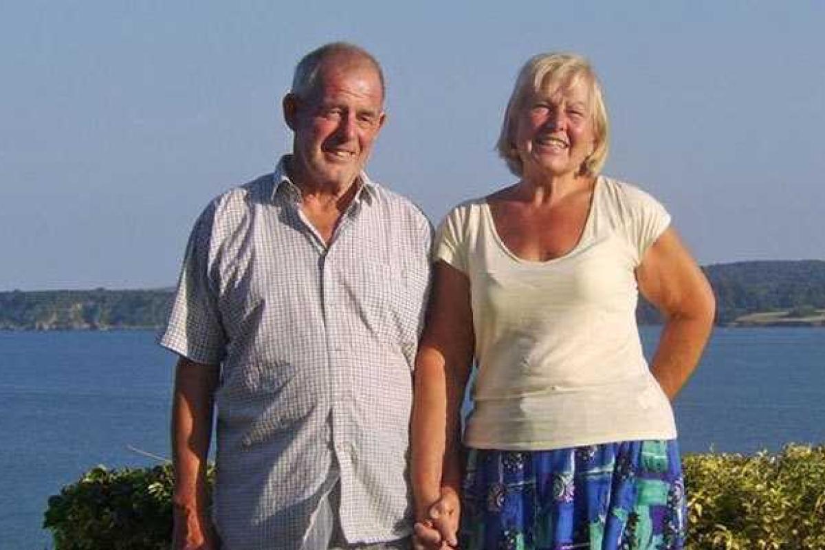 Британская семейная пара посещает один и тот же курорт на протяжении 45 лет