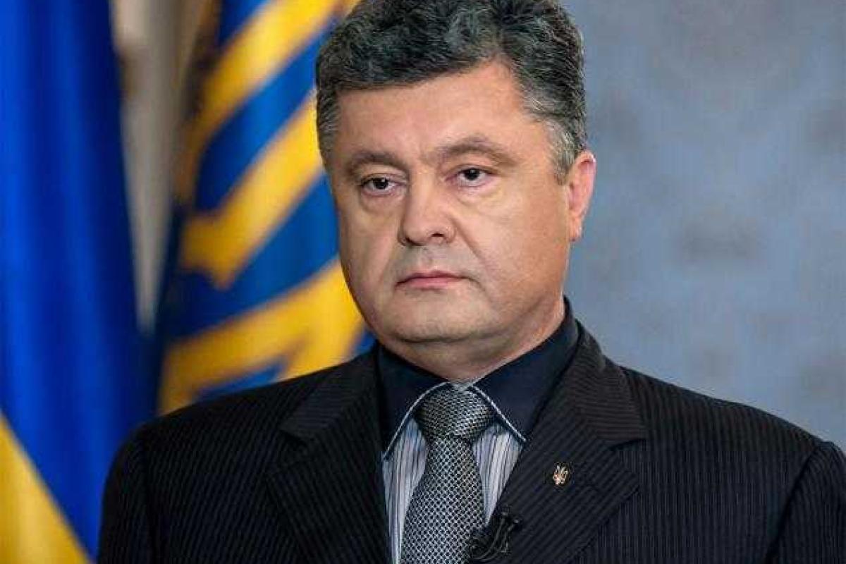 Порошенко поздравил христиан западного обряда с Рождеством