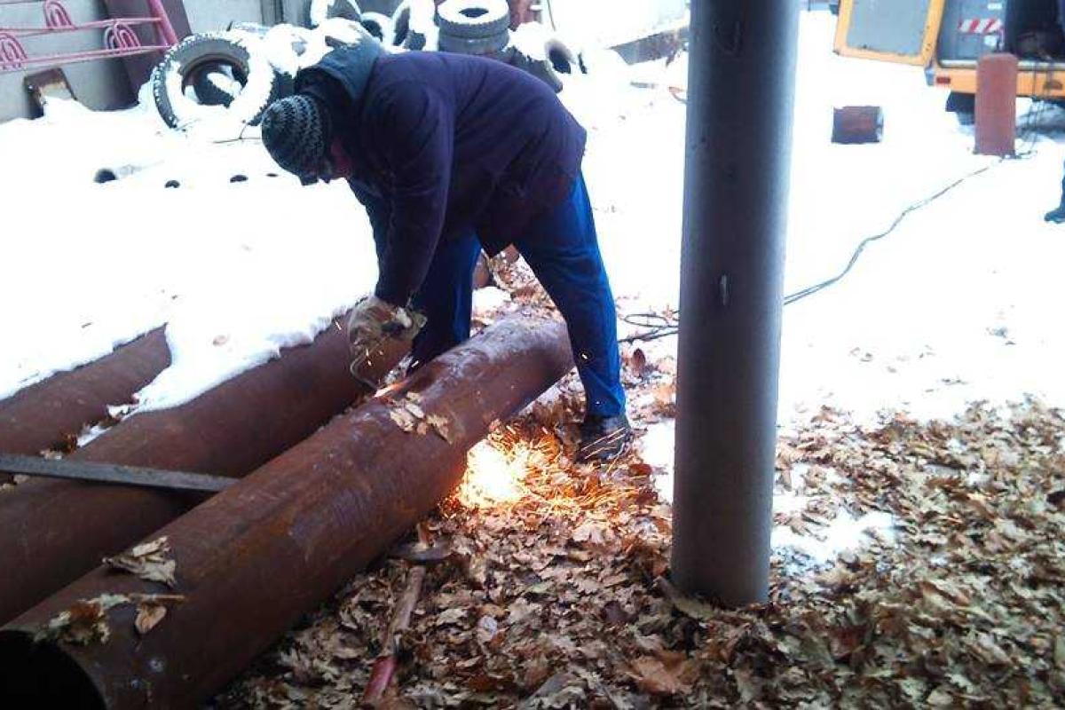 На Донетчине во время ремонта газопровода на растяжке подорвались 2 человека