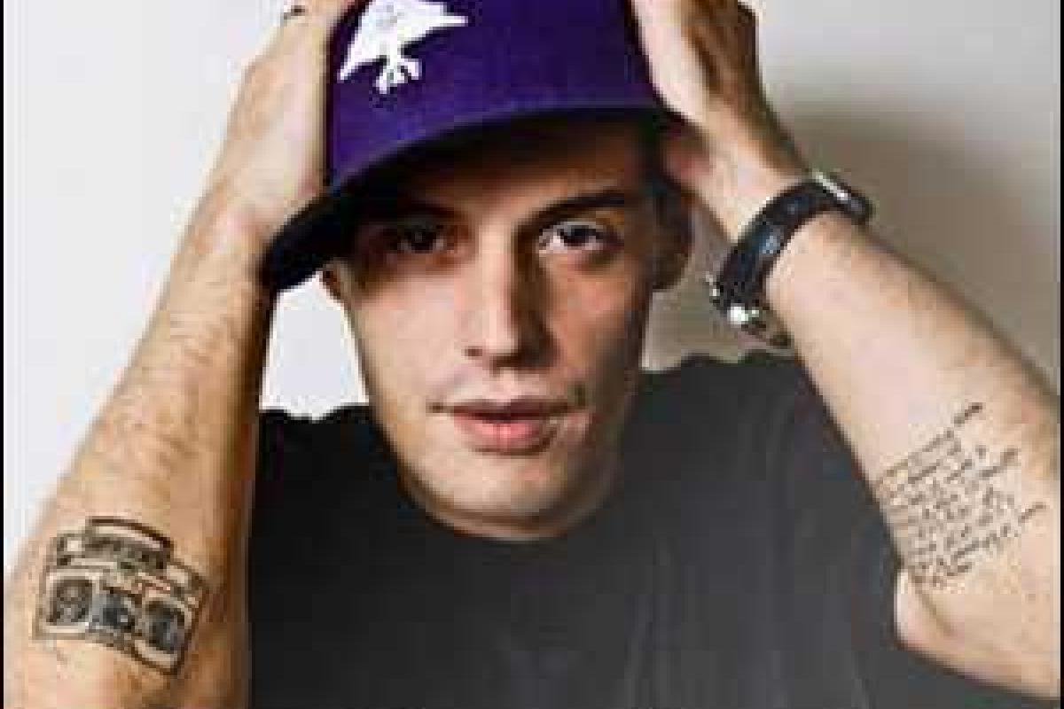 Российский рэпер Гуф попался в руки полиции Российский рэпер Гуф попался в руки полиции