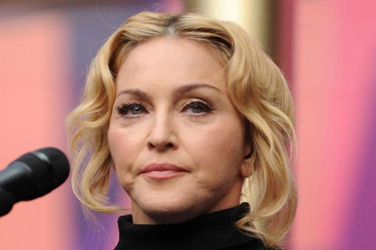 Мадонна экстравагантно поздравила своих поклонников с Рождеством Мадонна экстравагантно поздравила своих поклонников с Рождеством