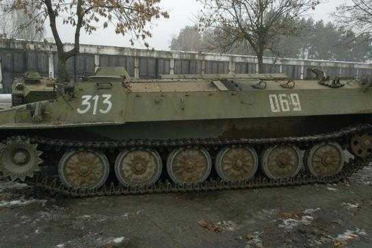 Волонтеры создали "легкий танк" на основе старой техники Волонтеры создали "легкий танк" на основе старой техники