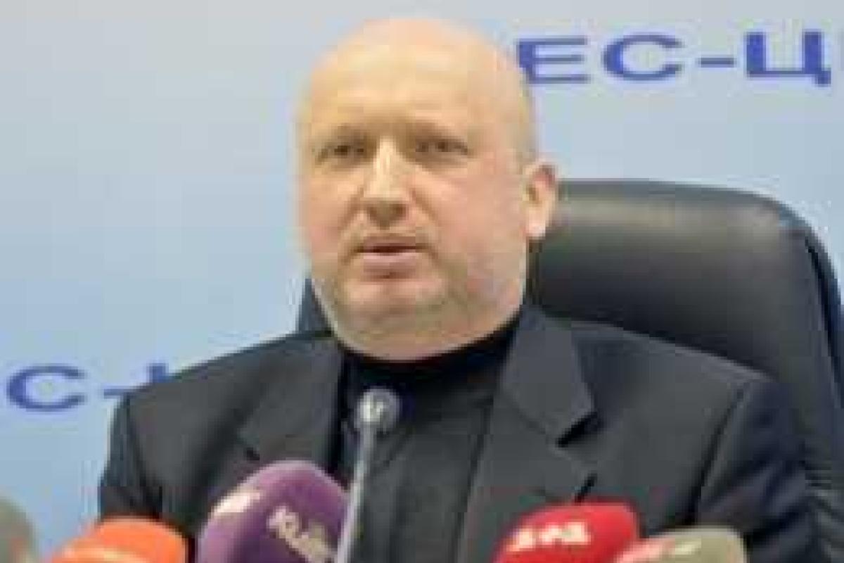 Турчинов: СНБО должен быть не кадровым отстойником, а центром быстрого реагирования  