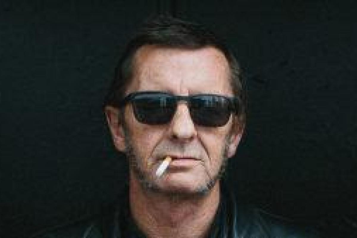 Барабанщик AC/DC вновь в центре скандала Барабанщик AC/DC вновь в центре скандала