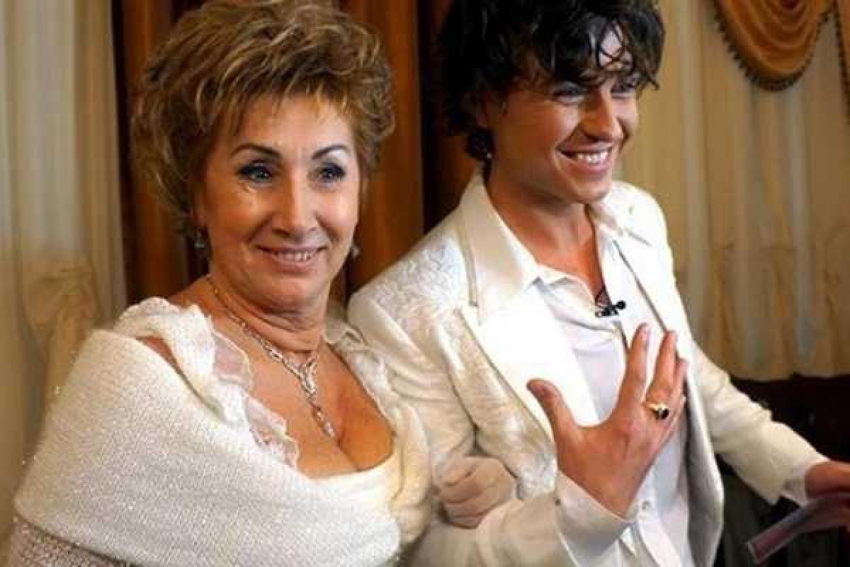 Прохор Шаляпин уходя из семьи, как честный мужчина, все "свое состояние" оставил жене Прохор Шаляпин уходя из семьи, как честный мужчина, все "свое состояние" оставил жене