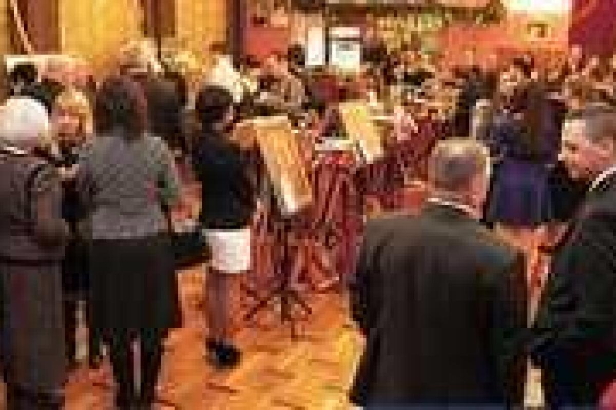 Харьковские студенты провели благотворительный аукцион "Двигаюсь-живу" Харьковские студенты провели благотворительный аукцион "Двигаюсь-живу"