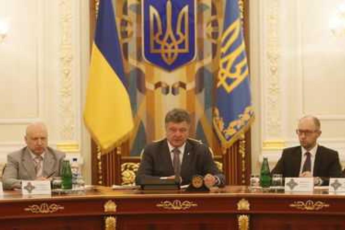Порошенко представил нового Секретаря СНБО Украины Порошенко представил нового Секретаря СНБО Украины