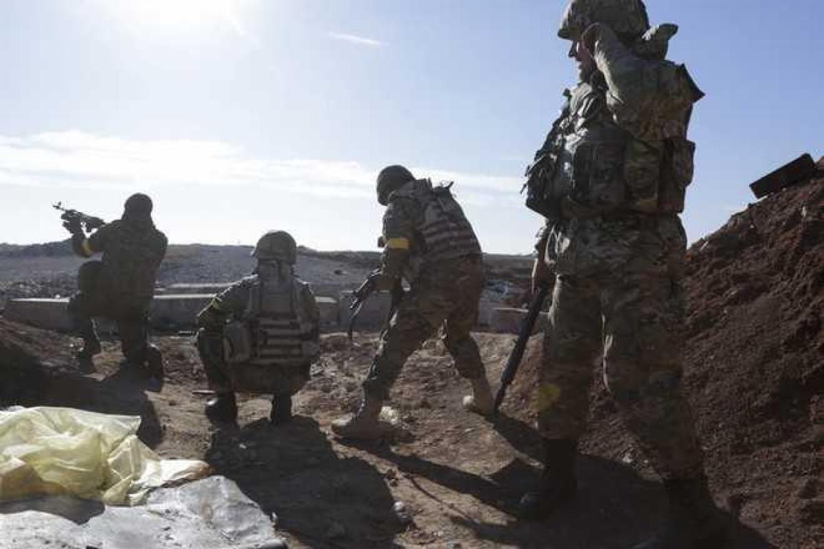 За день боевики совершили 25 атак на позиции сил АТО За день боевики совершили 25 атак на позиции сил АТО