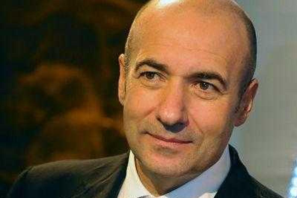 Падение Игоря Крутого на сцене Кремля вырежут из телеверсии концерта Падение Игоря Крутого на сцене Кремля вырежут из телеверсии концерта