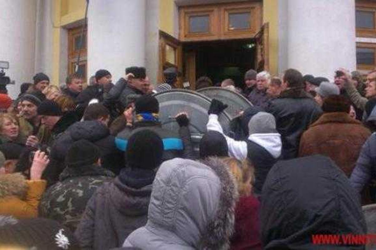 На митинг в Виннице собралось около 5 тысяч человек На митинг в Виннице собралось около 5 тысяч человек