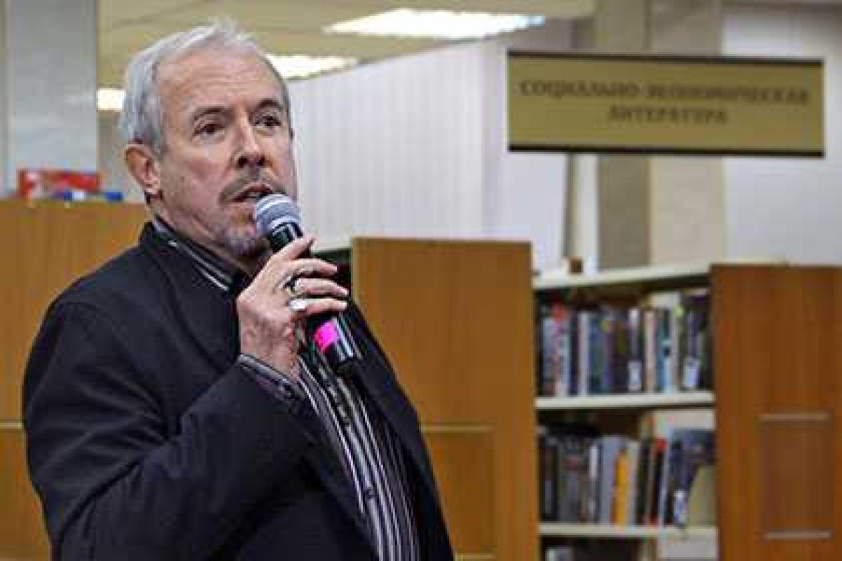 МХГ присудила Макаревичу премию "За защиту прав человека средствами культуры и искусства" МХГ присудила Макаревичу премию "За защиту прав человека средствами культуры и искусства"