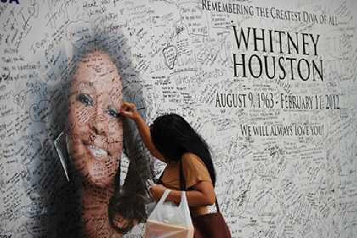 Биографический фильм об Уитни Хьюстон выйдет в эфир 17 января 2015 года Биографический фильм об Уитни Хьюстон выйдет в эфир 17 января 2015 года