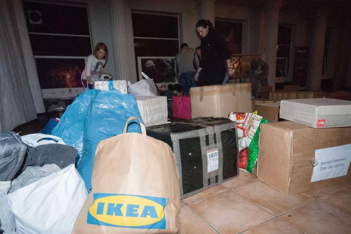 Поляки собрали гуманитарную помощь для украинских военных и переселенцев