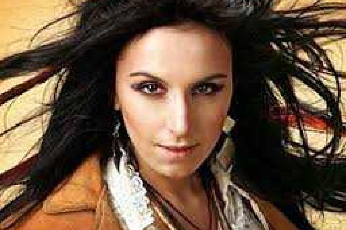 Ради благотворительного проекта Джамала взяла в руки кисти Ради благотворительного проекта Джамала взяла в руки кисти