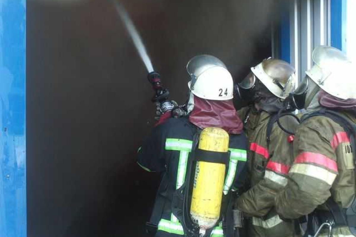 На пожаре в Днепропетровске спасено 10 человек На пожаре в Днепропетровске спасено 10 человек