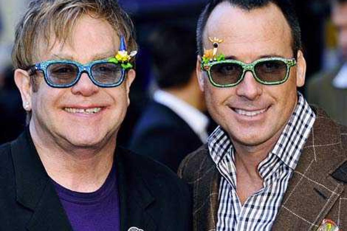 Элтон Джон связал себя узами Гименея со своим однополым другом Элтон Джон связал себя узами Гименея со своим однополым другом