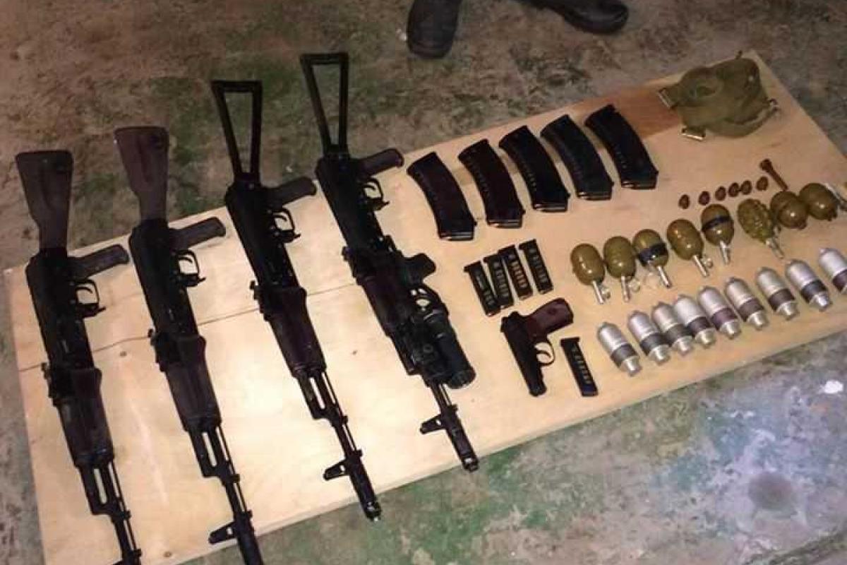 В Мариуполе изъят арсенал оружия, подготовленного для проведения диверсии В Мариуполе изъят арсенал оружия, подготовленного для проведения диверсии