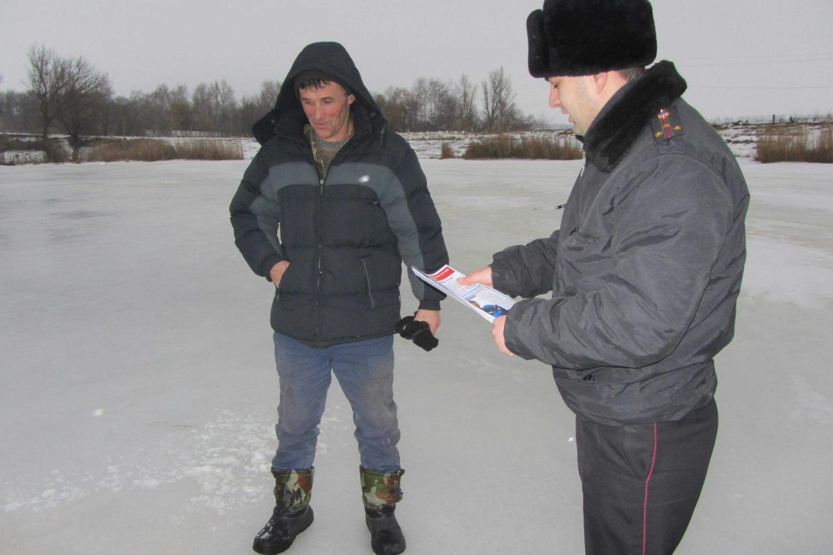 На Харьковщине спасатели готовят водоемы к крещенским купаниям На Харьковщине спасатели готовят водоемы к крещенским купаниям
