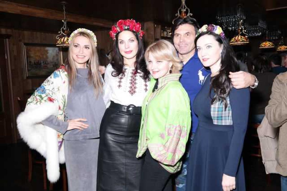 Украинские звезды собрались на карпатском курорте на зимний фестиваль Украинские звезды собрались на карпатском курорте на зимний фестиваль