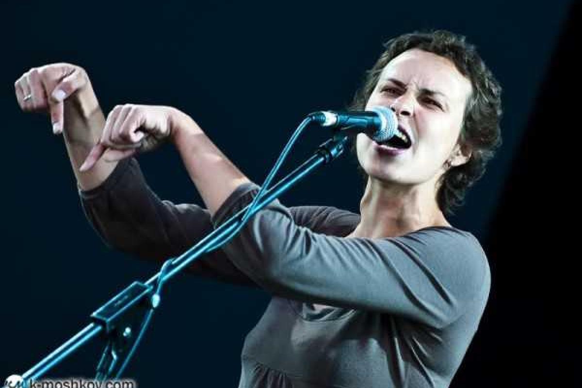 Юлия Чичерина выступила в Луганске