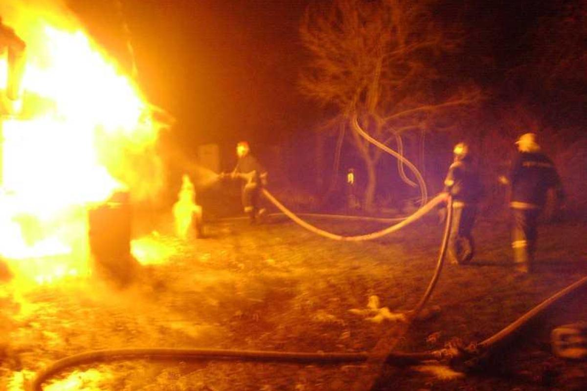 Неисправность печного отопления лишила людей крыши над головой