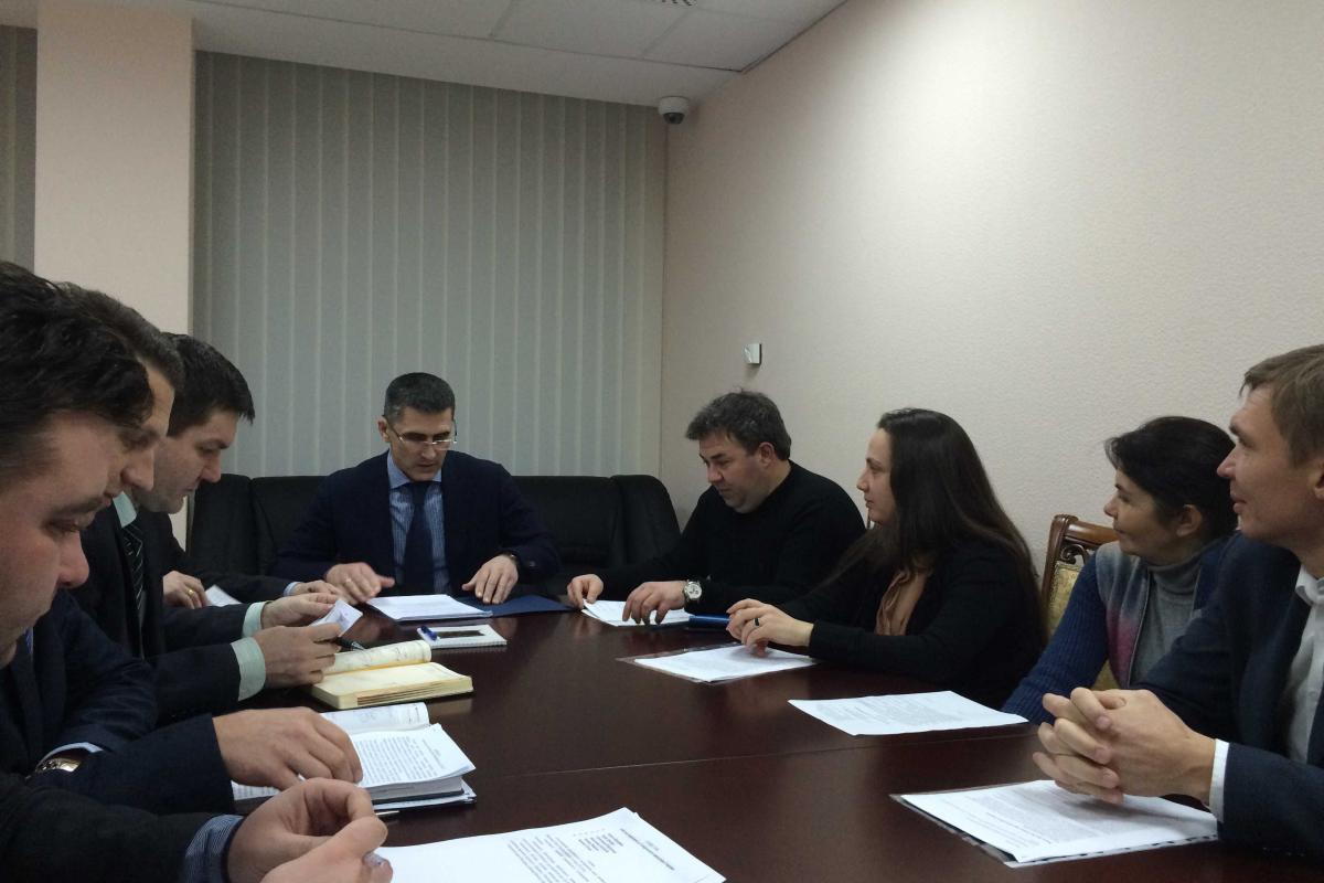 Виталий Ярема провел встречу с активистами Автомайдана и волонтерами