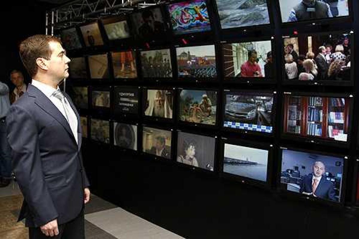 В столице активисты проведут акцию "С экранов лезет вата - Нацсовету наплевать!"