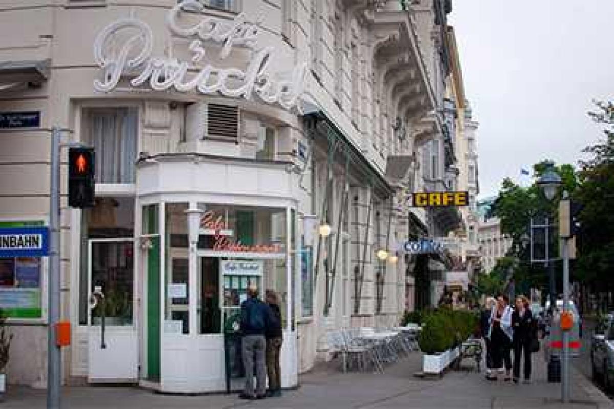 В Вене ЛГБТ-движение анонсировало проведение флешмоба "поцелуйный протест" 