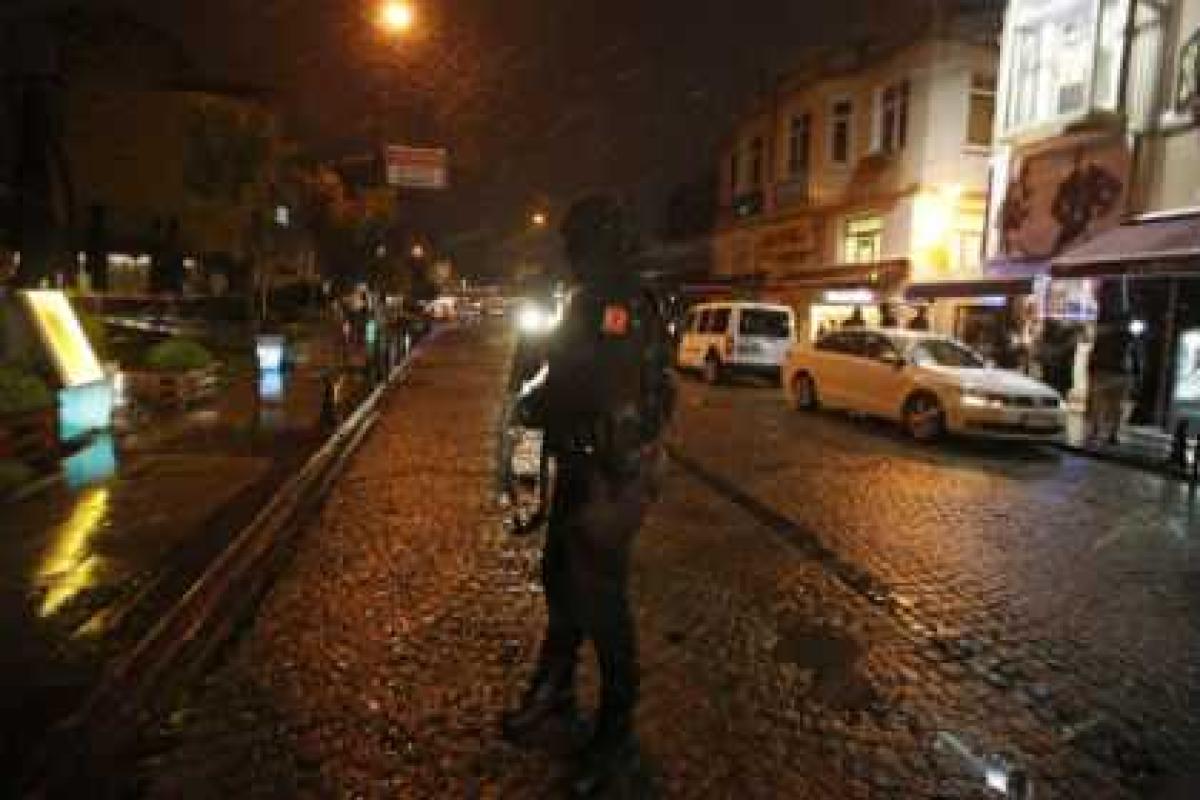 Предотвращены два взрыва в торговых центрах Стамбула