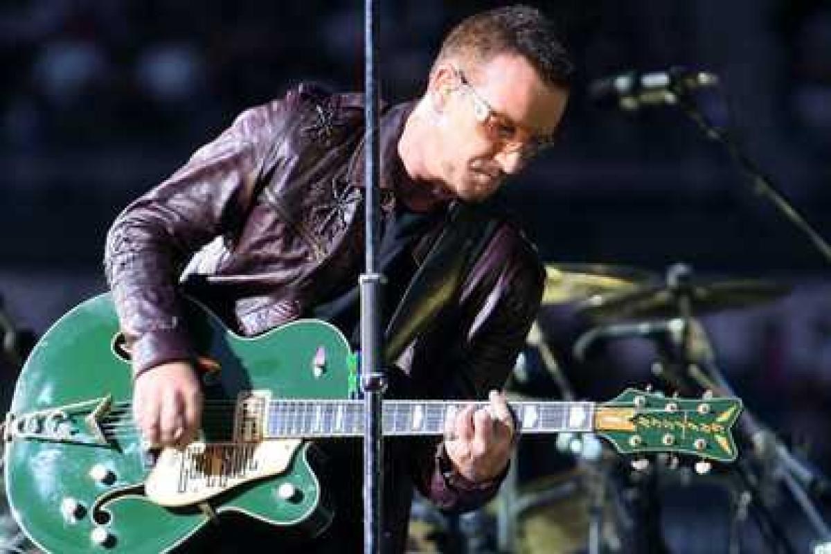 Лидер ирландской рок-группы U2 может распрощаться с карьерой из-за падения с велосипеда