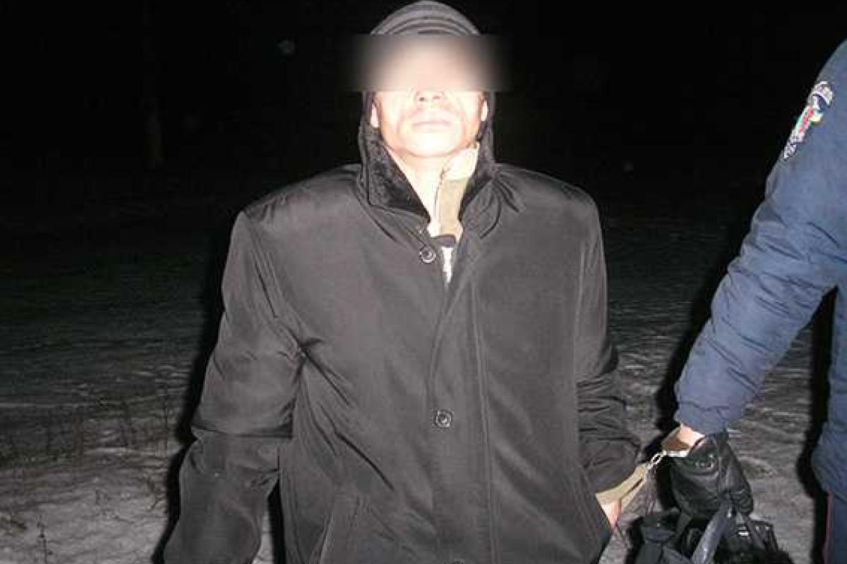 Сельский воришка выбросил краденую норковую шубу и пошел "добывать" мужскую одежду Сельский воришка выбросил краденую норковую шубу и пошел "добывать" мужскую одежду