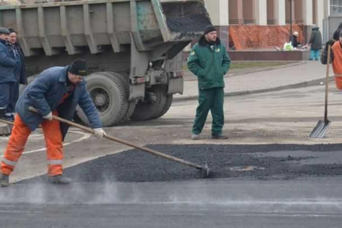Киев бросит все силы на капитальный ремонт дорог в 2015 году - Кличко Киев бросит все силы на капитальный ремонт дорог в 2015 году - Кличко