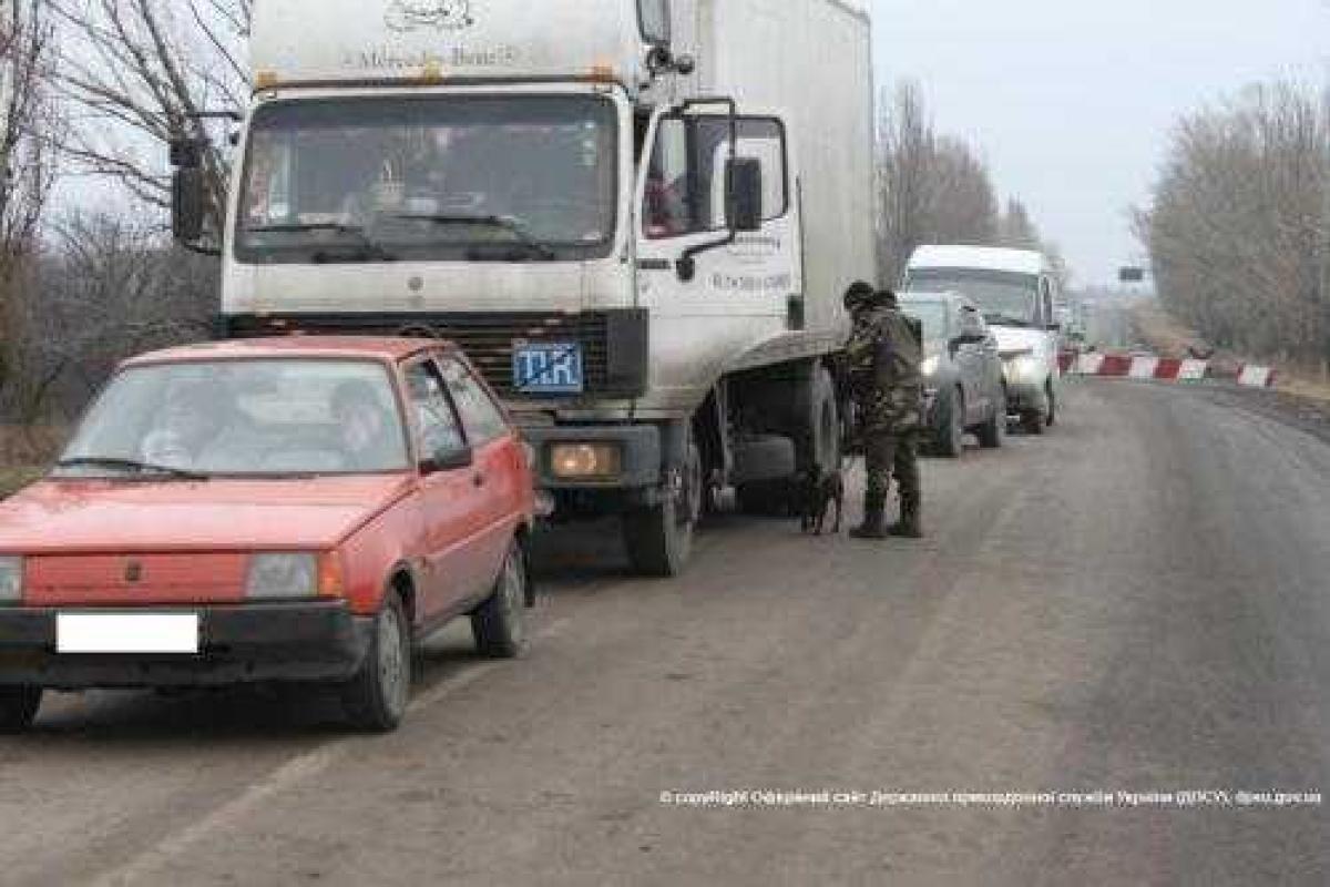 На Донетчине боевики трижды за сутки обстреляли контрольный пункт "Гнутово", пострадавших нет