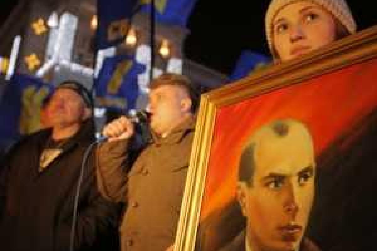 Украинские националисты почтили память Бандеры