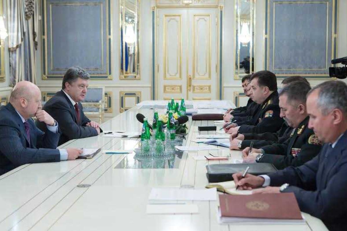 Порошенко: если враг не хочет держать режим прекращения огня, мы будем давать по зубам Порошенко: если враг не хочет держать режим прекращения огня, мы будем давать по зубам