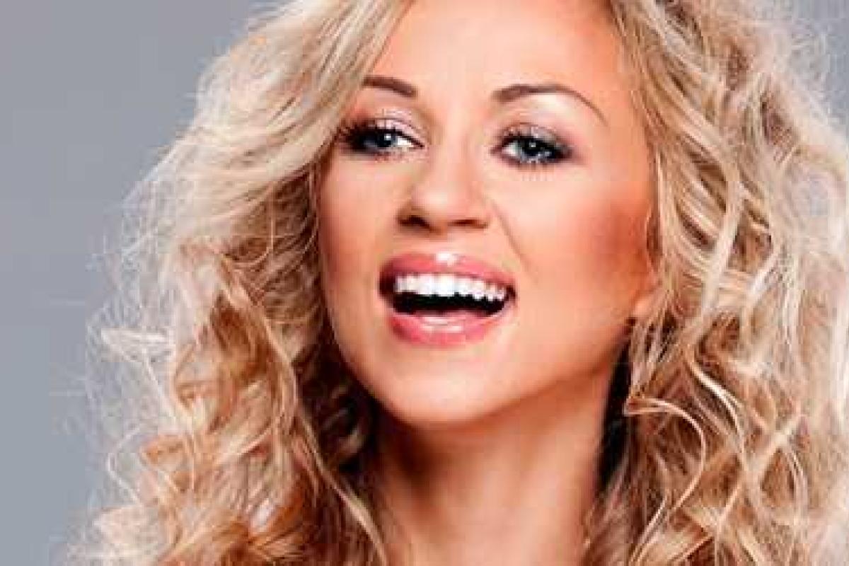 Украинская певица не захотела выступать на сцене с флагом УПА Украинская певица не захотела выступать на сцене с флагом УПА