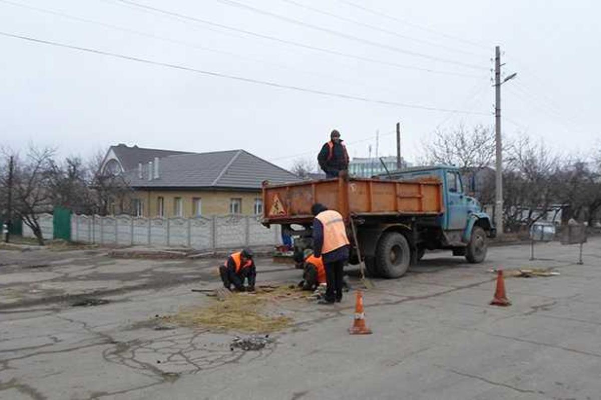 В Луганске занялись ремонтом дорог