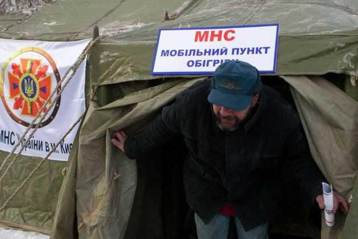 В Деснянском районе столицы развернуты мобильные пункты обогрева В Деснянском районе столицы развернуты мобильные пункты обогрева
