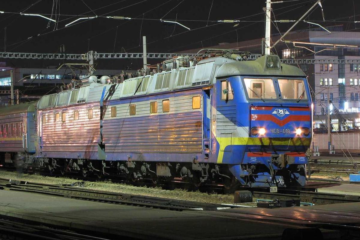 Укрзализныця продолжает бесплатно вывозить переселенцев из зоны АТО