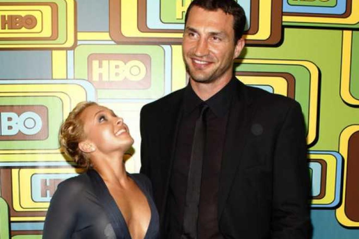 Американская жена украинского боксера примерила вышиванку Американская жена украинского боксера примерила вышиванку