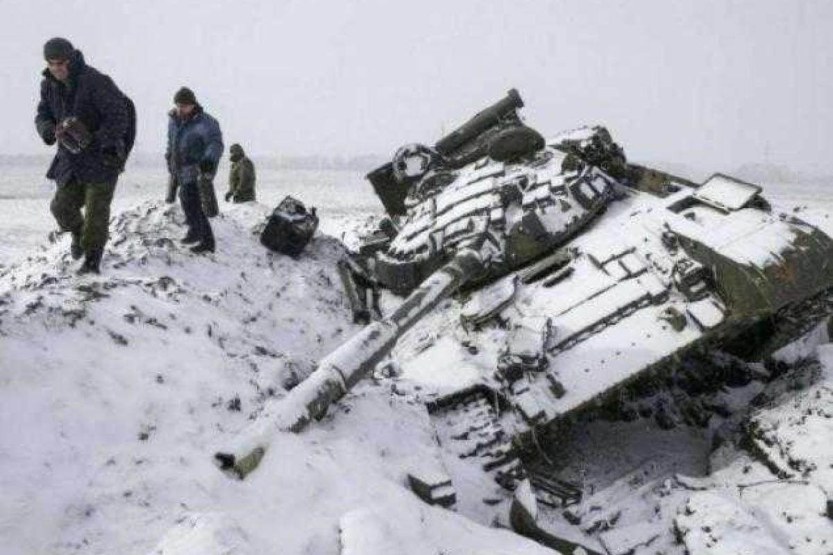 Волонтеры продолжают эвакуацию тел погибших под Дебальцево украинских бойцов Волонтеры продолжают эвакуацию тел погибших под Дебальцево украинских бойцов