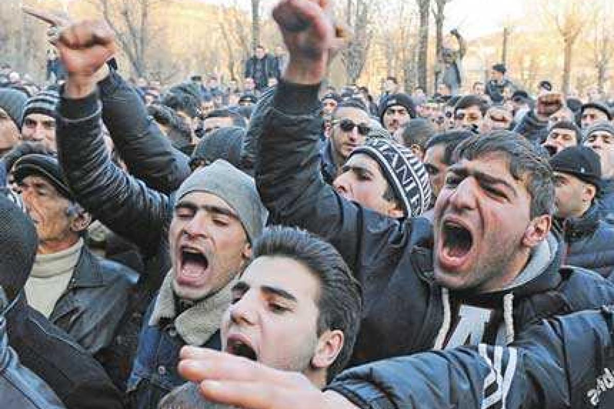 Россия попробует "отмазать" отморозка, убившего армянскую семью в городе Гюмри Россия попробует "отмазать" отморозка, убившего армянскую семью в городе Гюмри