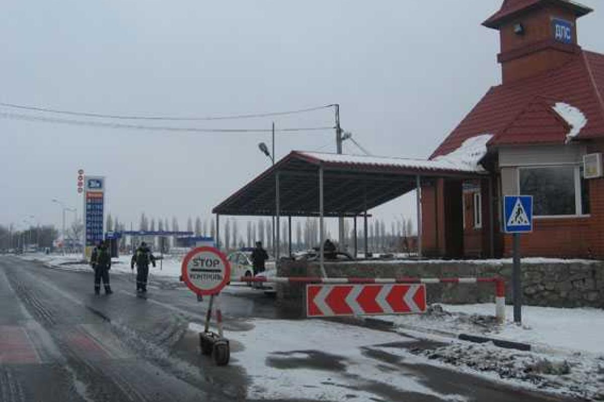 На Полтавщине посты ГАИ усилили спецназовцами и кинологами На Полтавщине посты ГАИ усилили спецназовцами и кинологами