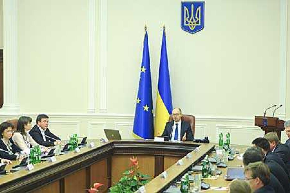 Яценюк: Эту зиму перезимовали - и следующую перезимуем Яценюк: Эту зиму перезимовали - и следующую перезимуем