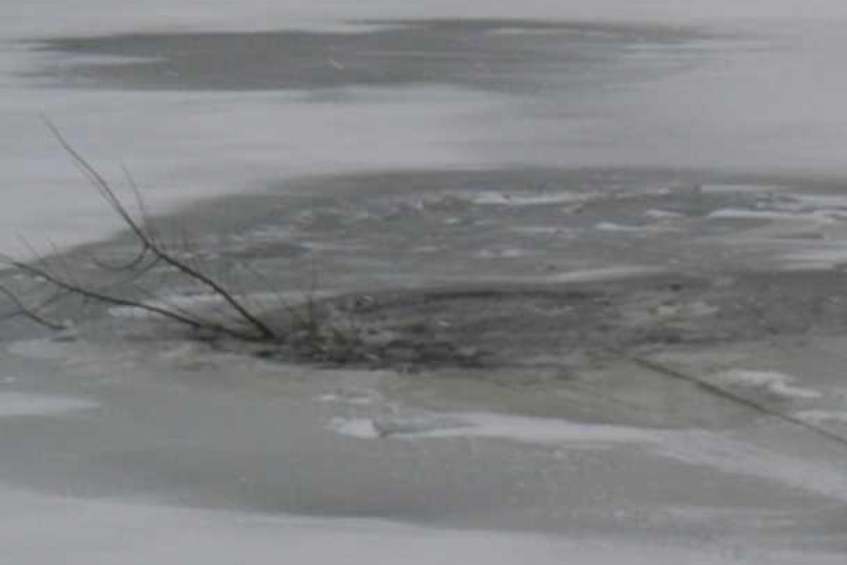 На Житомирщине едва не погиб ребенок, игравший на замерзшем пруду На Житомирщине едва не погиб ребенок, игравший на замерзшем пруду