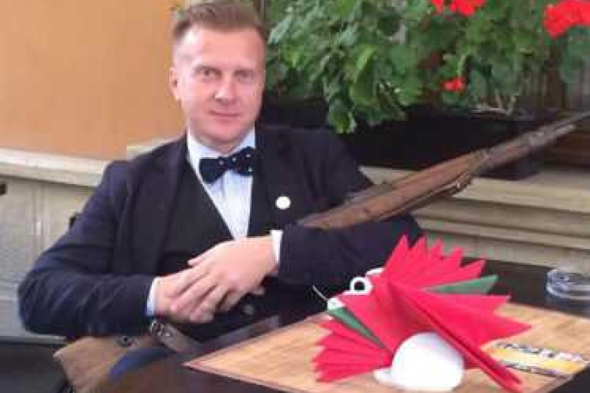 Антин Мухарский рассказал в своей автобиографической книге, как мучился с женой Антин Мухарский рассказал в своей автобиографической книге, как мучился с женой